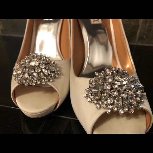 Badgley Mischka ivory satin rhinestone peep toes - Picture 6 of 12